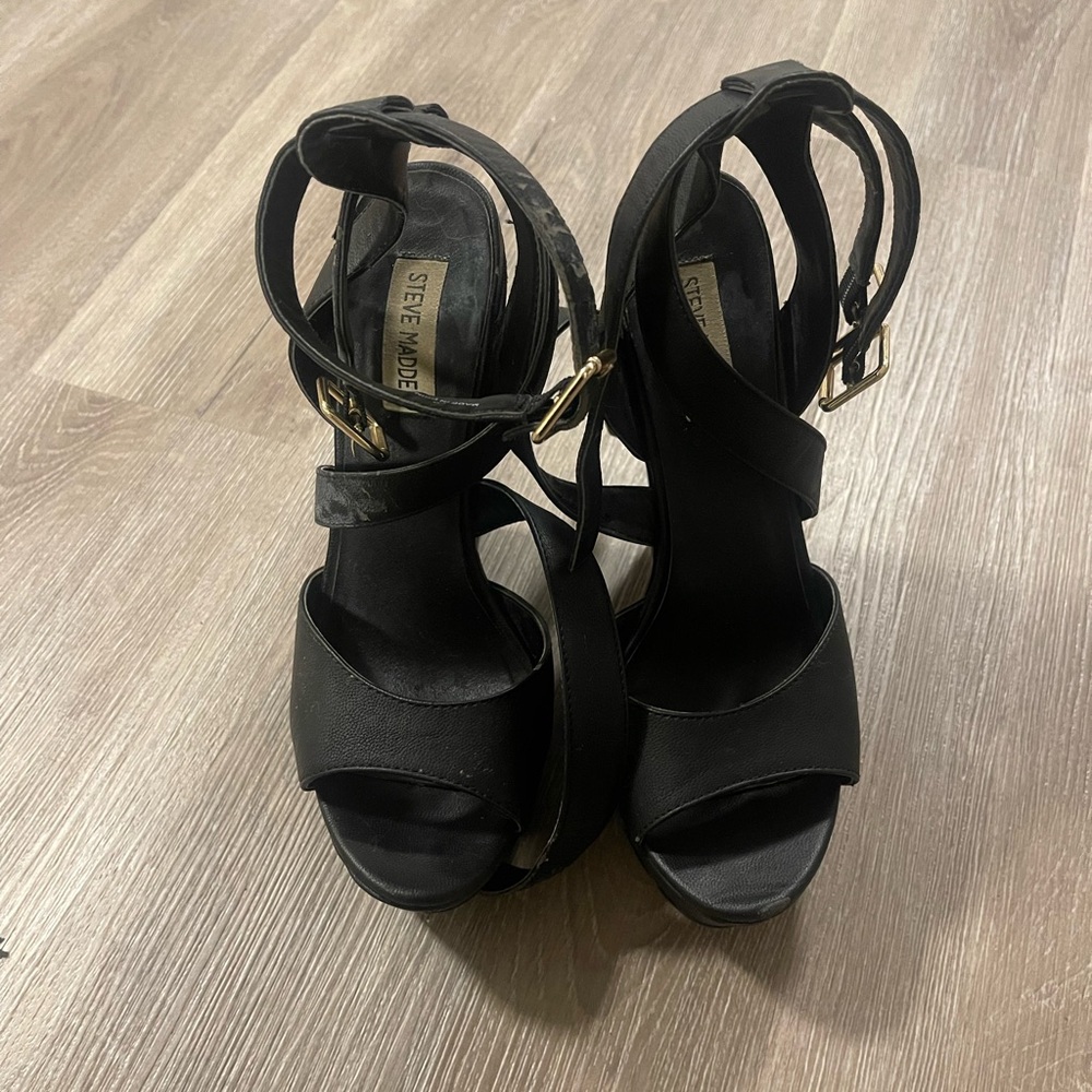 Steve Madden Black Leather Wedges